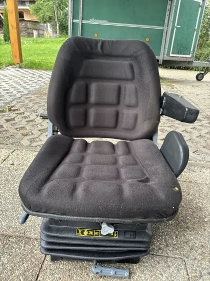 Traktorsitz, mechanisch gefedert