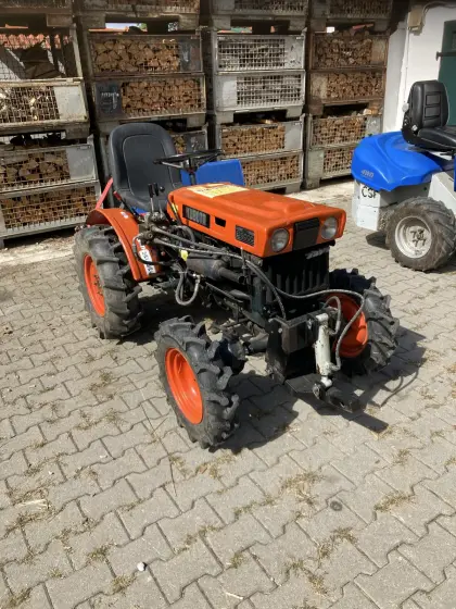 Kubota B6000, Top-Zustand, Allrad, Schneeschild