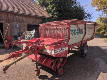 Ladewagen Pöttinger Trend 1