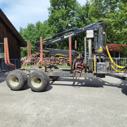 Nokka Forstanhänger 4976/1002 mit Rundballenbrücke