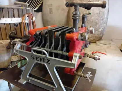 Filteranlage, Füller und Kronenkorker