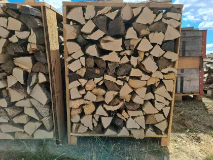Buchen- und Eichen-Brennholz