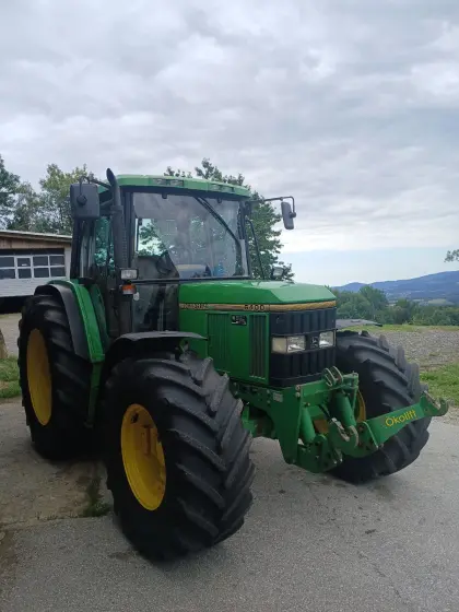John Deere 6400
