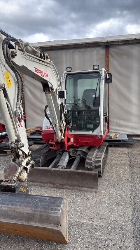 Takeuchi TB 240