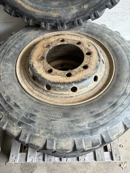 Mobilbagger-Reifen Michelin R 9.00-20 für Atlas, Liebherr