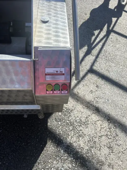 Brühmaschine und Betäubungszange