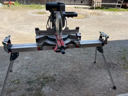 Kapp- und Gehrungssäge Bosch GCM 12 GDL