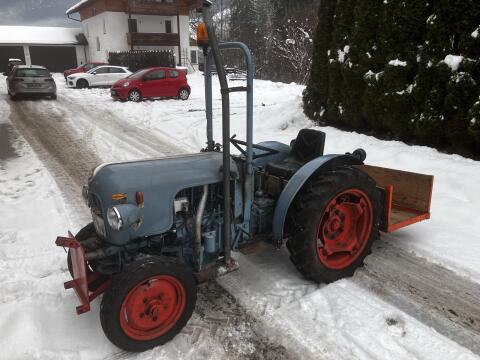 Eicher 201 ES