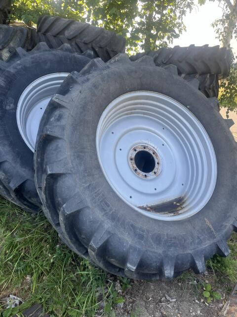 Vredestein 650/65R42, 540/65R30