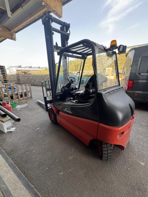 Elektrostapler Linde E25