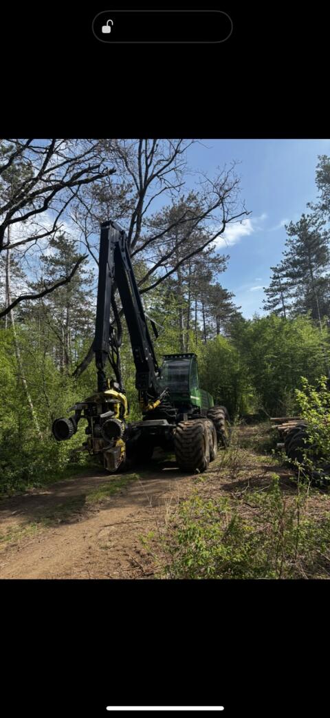 Harvester John Deere 1470D