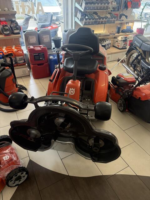 Husqvarna Rider R 214TC