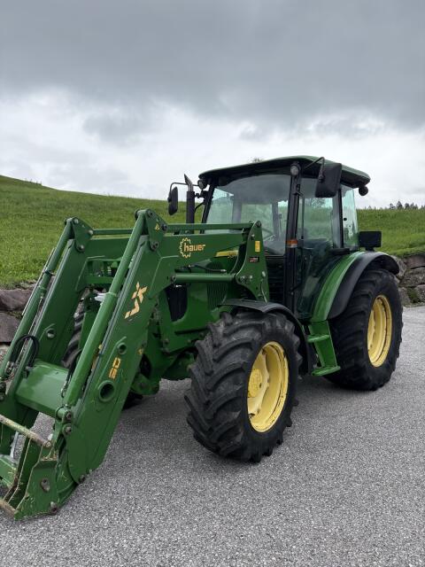 John Deere 5820 mit VX Frontlader