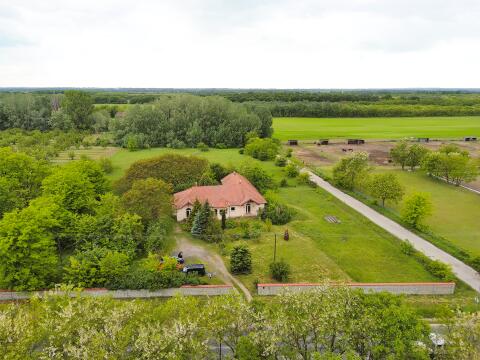 Landhaus auf ca. 1,4 ha Grund, vielseitig, unweit des Balaton