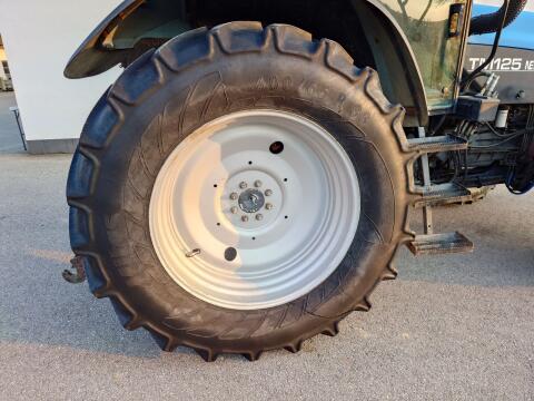 Komplettradsatz Case IH Maxxum, Steyr Profi, New Holland M/TM