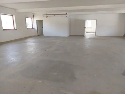 Lagerhalle zu vermieten