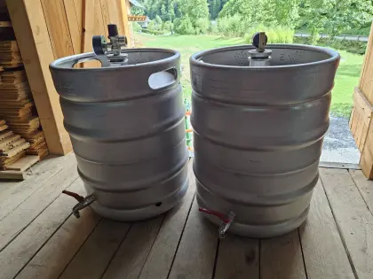 Drucksaftfässer