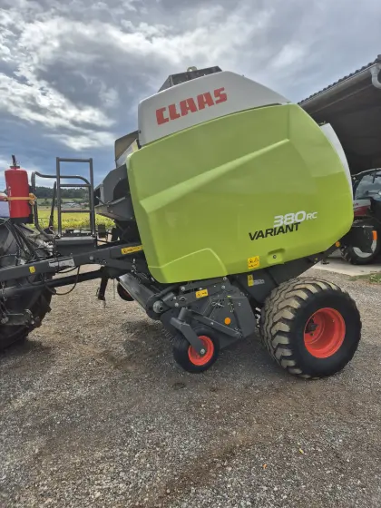 Claas Variant 380RC