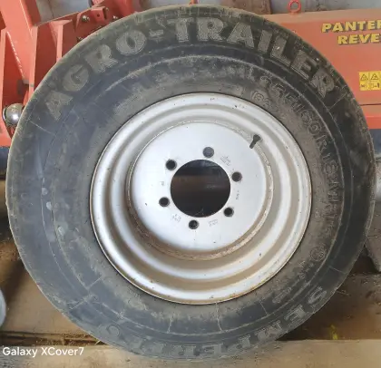 Komplettreifen 355/60R18