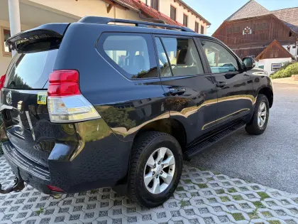 Toyota Land Cruiser 300 3,0 D-4D 175