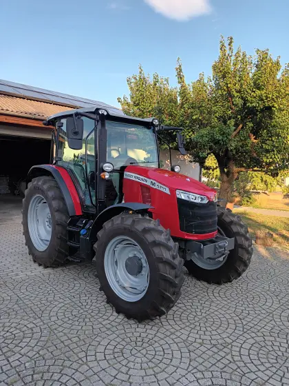 Massey Ferguson M5711 Allrad, M5711