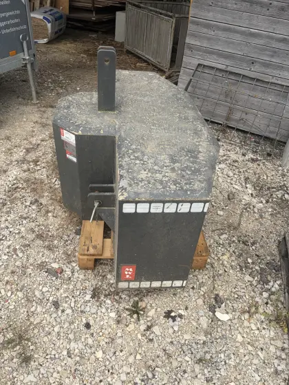1.700 kg Frontgewicht, Heckgewicht