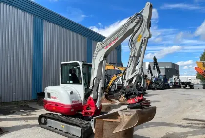 Bagger Takeuchi TB250-2