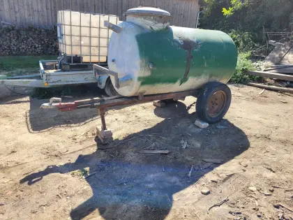 Wasserwagen Bewässerung Wasserfass
