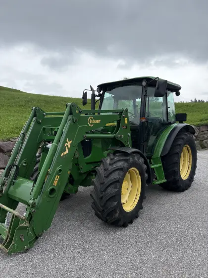 John Deere 5820 mit VX Frontlader