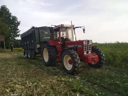 International 956XL IHC