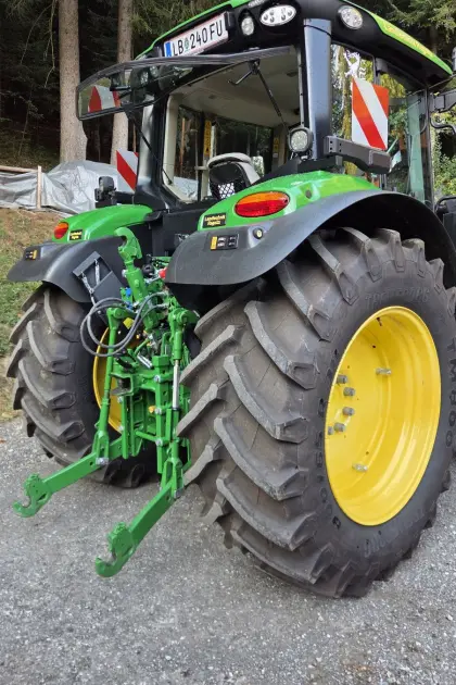 John Deere 6M125