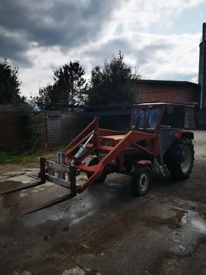 Steyr 650 mit umgebautem Frontlader