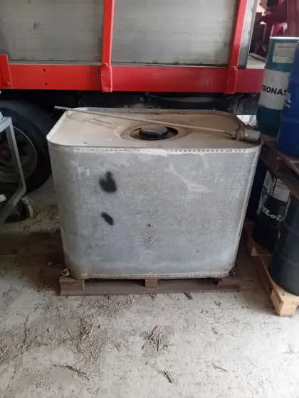 Öl-Diesel-Tank