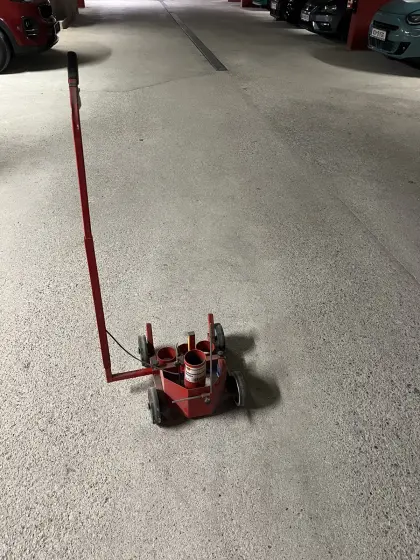 Bodenmarkierungswagen