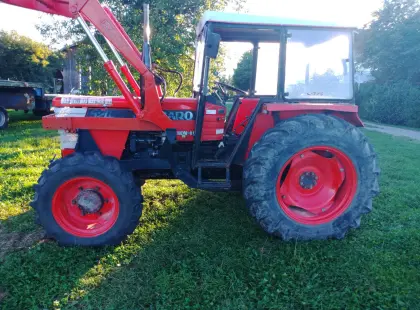 Allradtraktor Carro