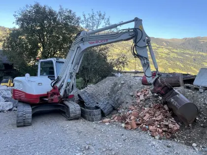Takeuchi TB290 Bagger Powertilt