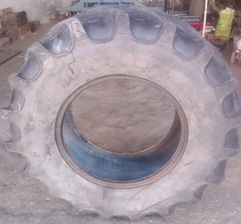 Verkaufe gebr. Reifen BKT RT 765 der Dimension 420/70R24, BKT RT 765