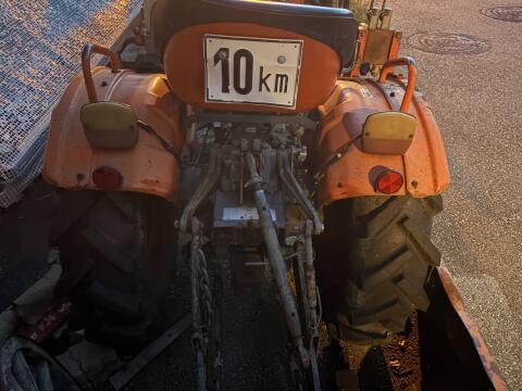 Kubota B7100D Allrad mit Hauer Frontlader, Schaufel, Schneeschild (B7100D)