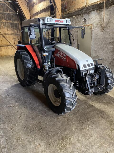 Gebrauchte Reifen 420/85R30 und 360/70R20 ohne Felgen