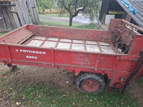 Miststreuer Pöttinger 3200