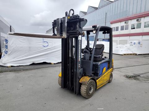 Jungheinrich 2,5 t el. Stapler 2011 ZVSV Freihub 160