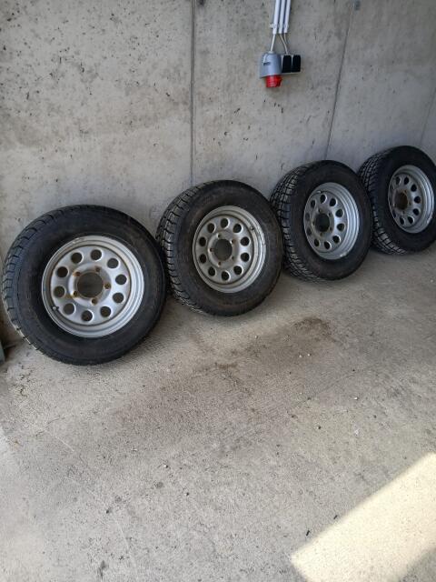 Suzuki Jimny Reifen inkl. Felgen 205/70R15