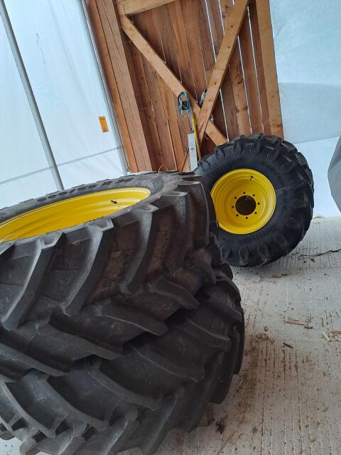 John Deere, Kompletträder Trelleborg TM 800