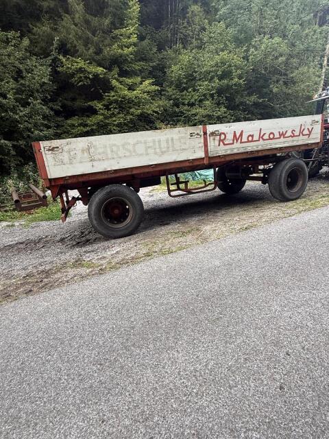 Plateauanhänger/Ballenwagen