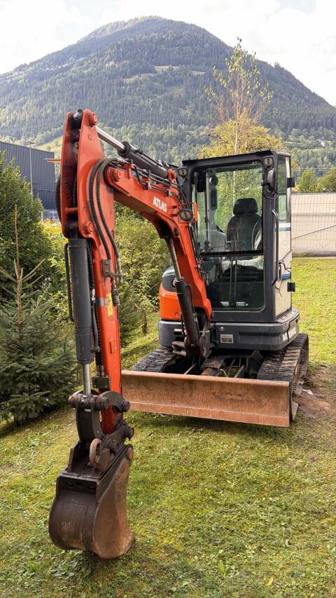 Bagger Atlas AC25UF