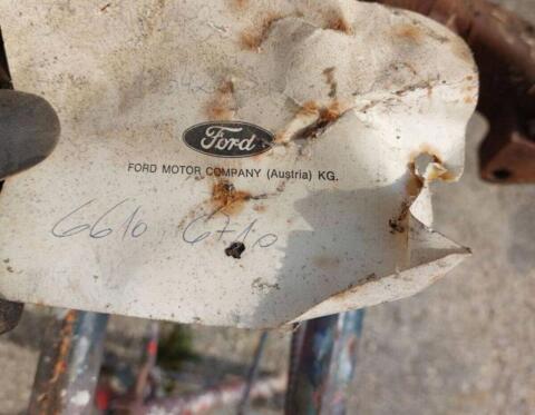 Abgaskrümmer für Ford Traktor 7610, 7710, 7810