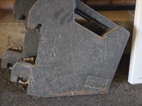 Massey Ferguson 2 Stk. Frontgewichte à 45 kg
