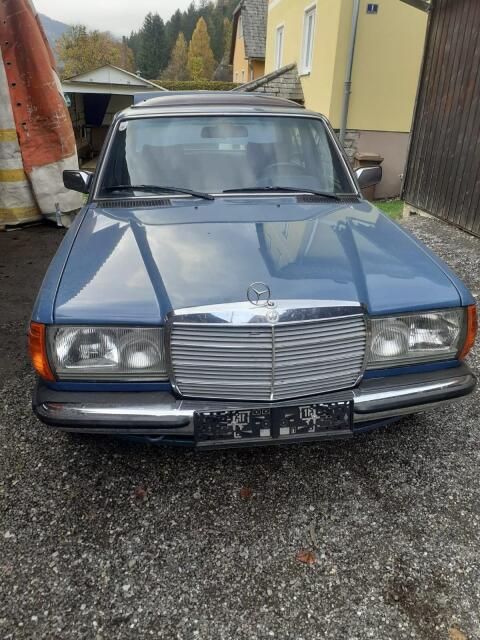 Mercedes 200D W123