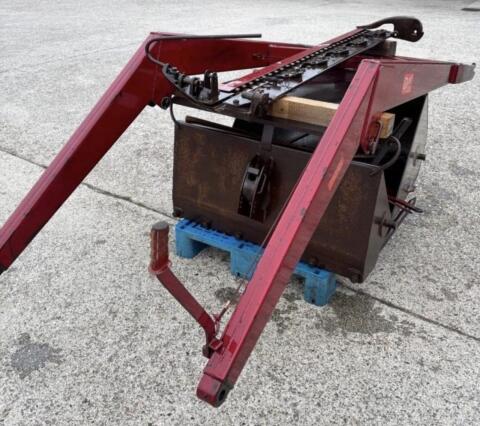 Frontlader und Mähwerk zu Steyr N182a