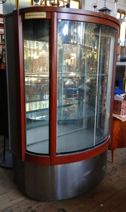 Sehr große Kühlvitrine, Tortenvitrine